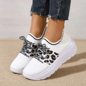 Sarastatic Women Fashion Round Toe Platform Round Toe Flat Front Lace Up Sneakers